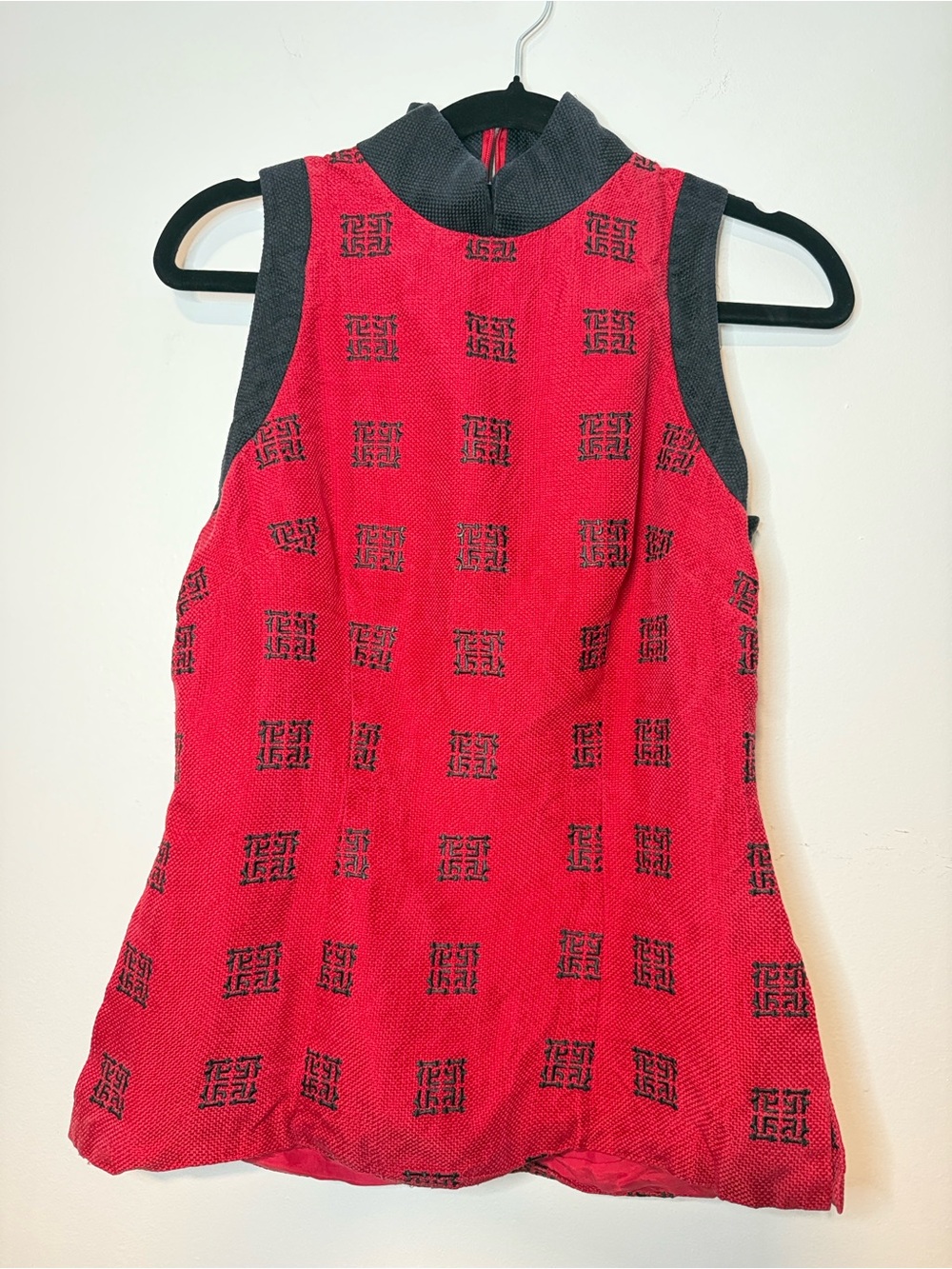 Elegant Sleeveless Red  Top with Black Geometric Motif